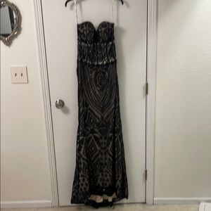 Elegant Black Strapless Evening Dress